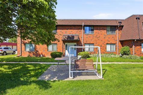 5712 Golden Court NE Cedar Rapids IA 52402