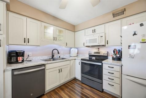 5712 Golden Court NE Cedar Rapids IA 52402
