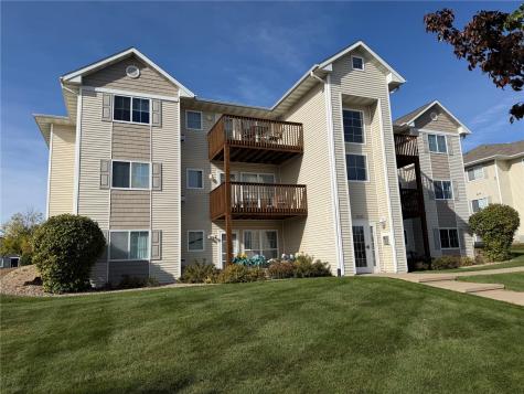 6715 Creekside Drive NE Cedar Rapids IA 52402
