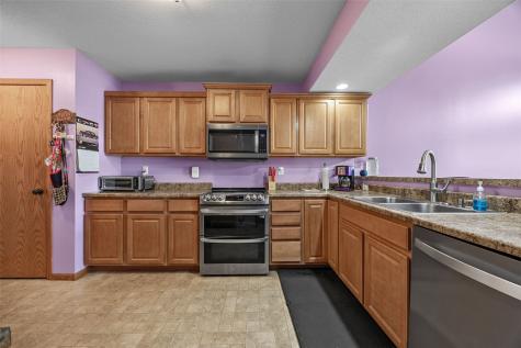 3502 Stoneview Circle SW Cedar Rapids IA 52404