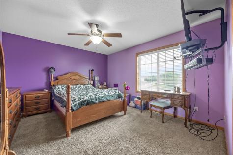 3502 Stoneview Circle SW Cedar Rapids IA 52404