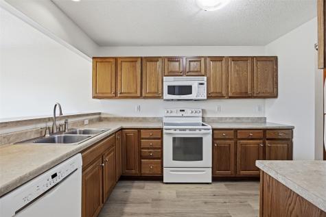 2535 Greenway Court Marion IA 52302
