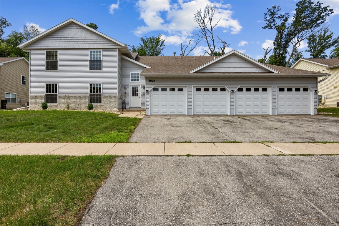 3921 Lexington Drive NE Cedar Rapids IA 52402