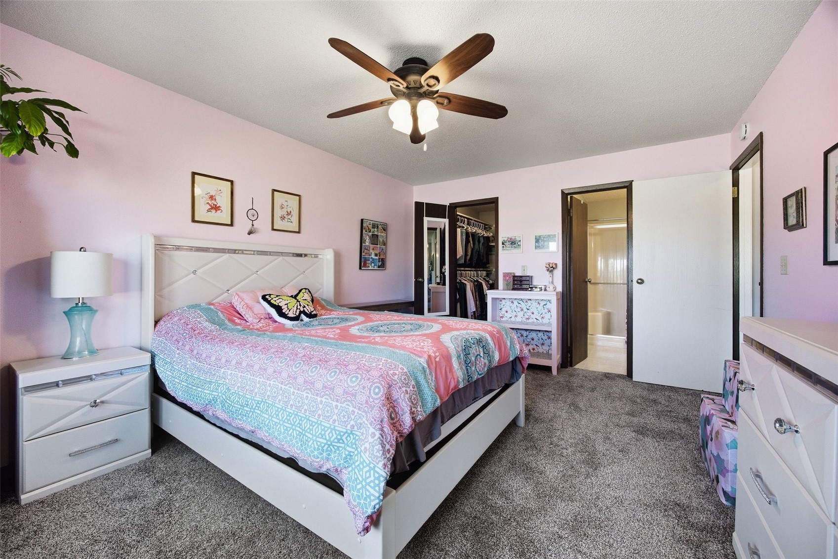 6106 Greenbriar Lane SW Cedar Rapids IA 52404