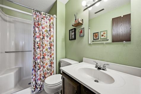 6106 Greenbriar Lane SW Cedar Rapids IA 52404