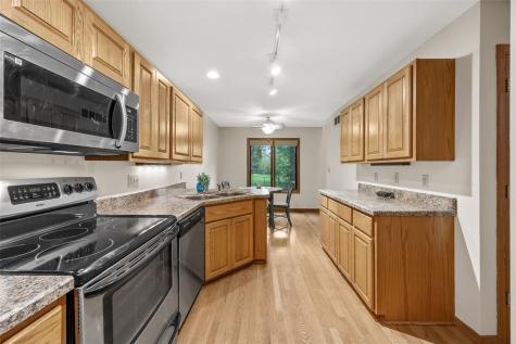 909 Dover Street Iowa City IA 52245