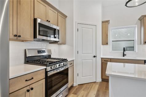 642 Maclan Court Iowa City IA 52246