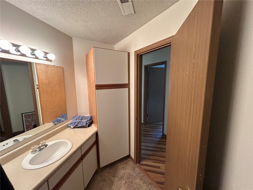 140 Shannon Drive North Liberty IA 52317