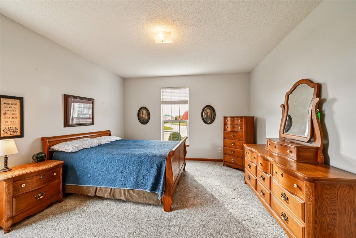 6305 Greenbriar Lane SW Cedar Rapids IA 52404