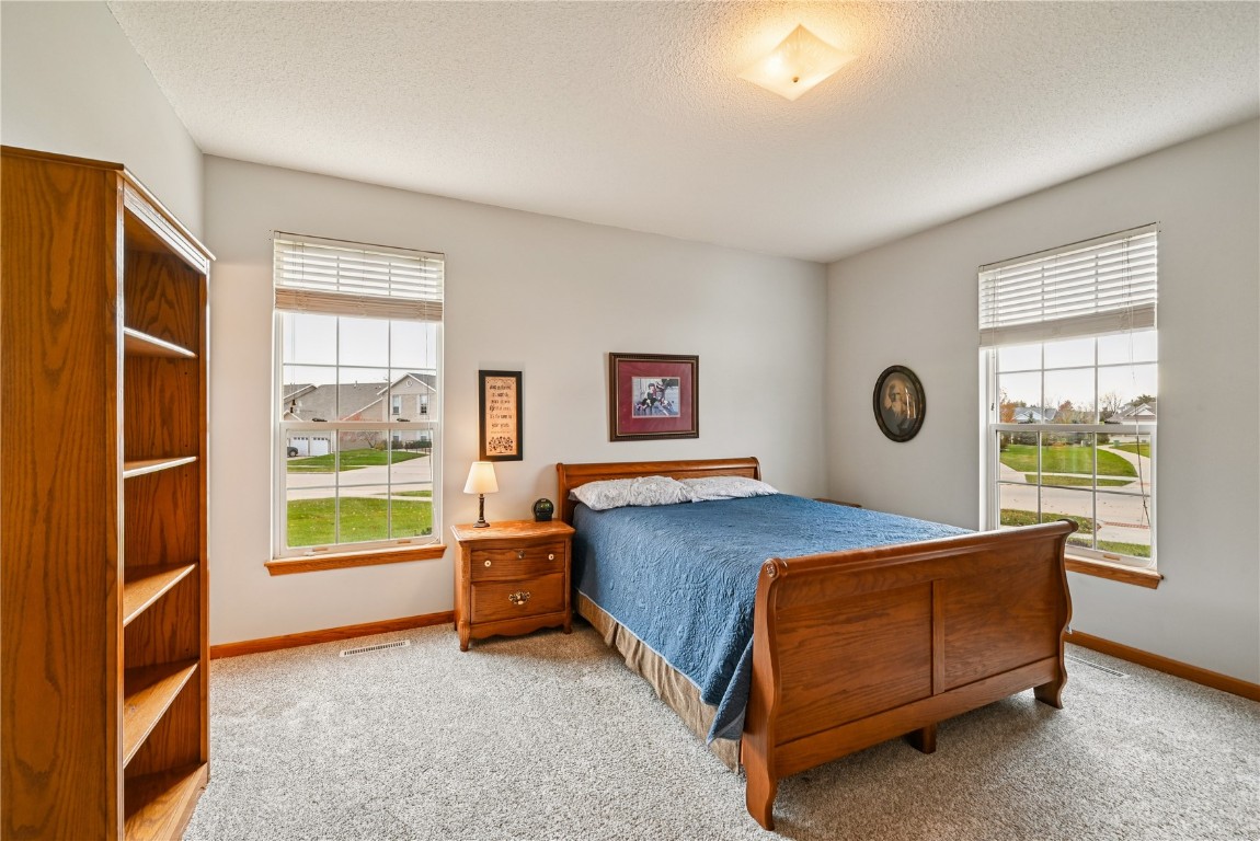 6305 Greenbriar Lane SW Cedar Rapids IA 52404
