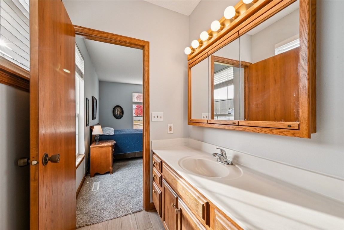 6305 Greenbriar Lane SW Cedar Rapids IA 52404
