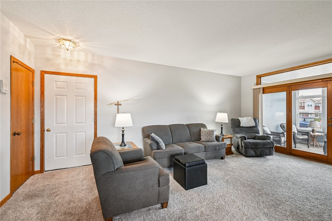 6305 Greenbriar Lane SW Cedar Rapids IA 52404
