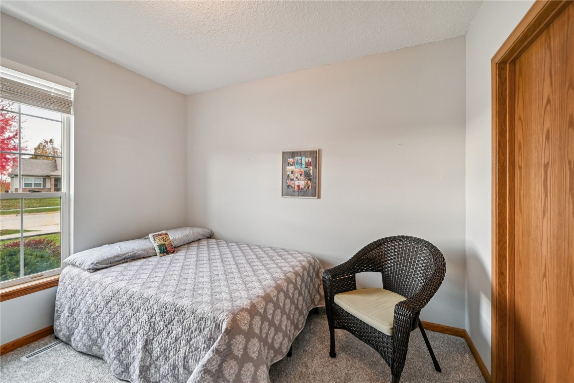 6305 Greenbriar Lane SW Cedar Rapids IA 52404
