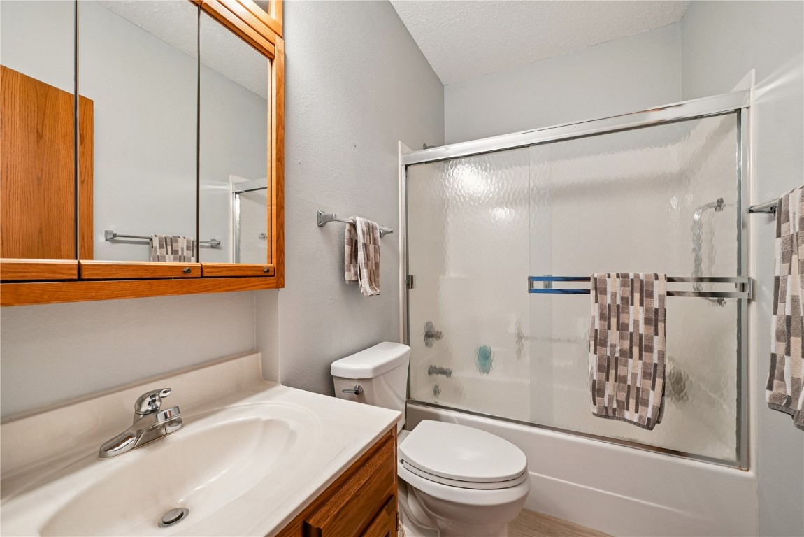 6305 Greenbriar Lane SW Cedar Rapids IA 52404