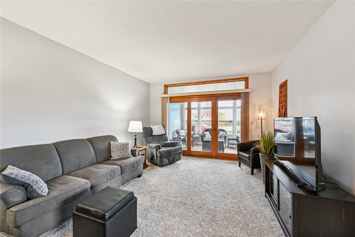 6305 Greenbriar Lane SW Cedar Rapids IA 52404