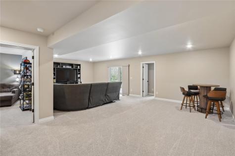 1030 Highland Trail Solon IA 52333