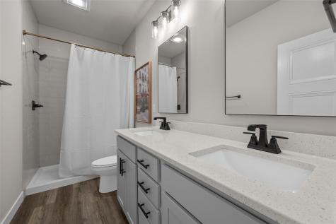 1277 Berkshire Lane North Liberty IA 52317