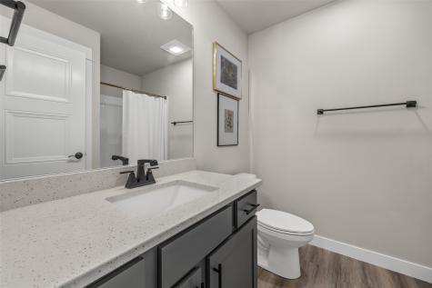 1277 Berkshire Lane North Liberty IA 52317