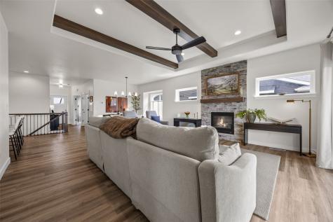 1277 Berkshire Lane North Liberty IA 52317
