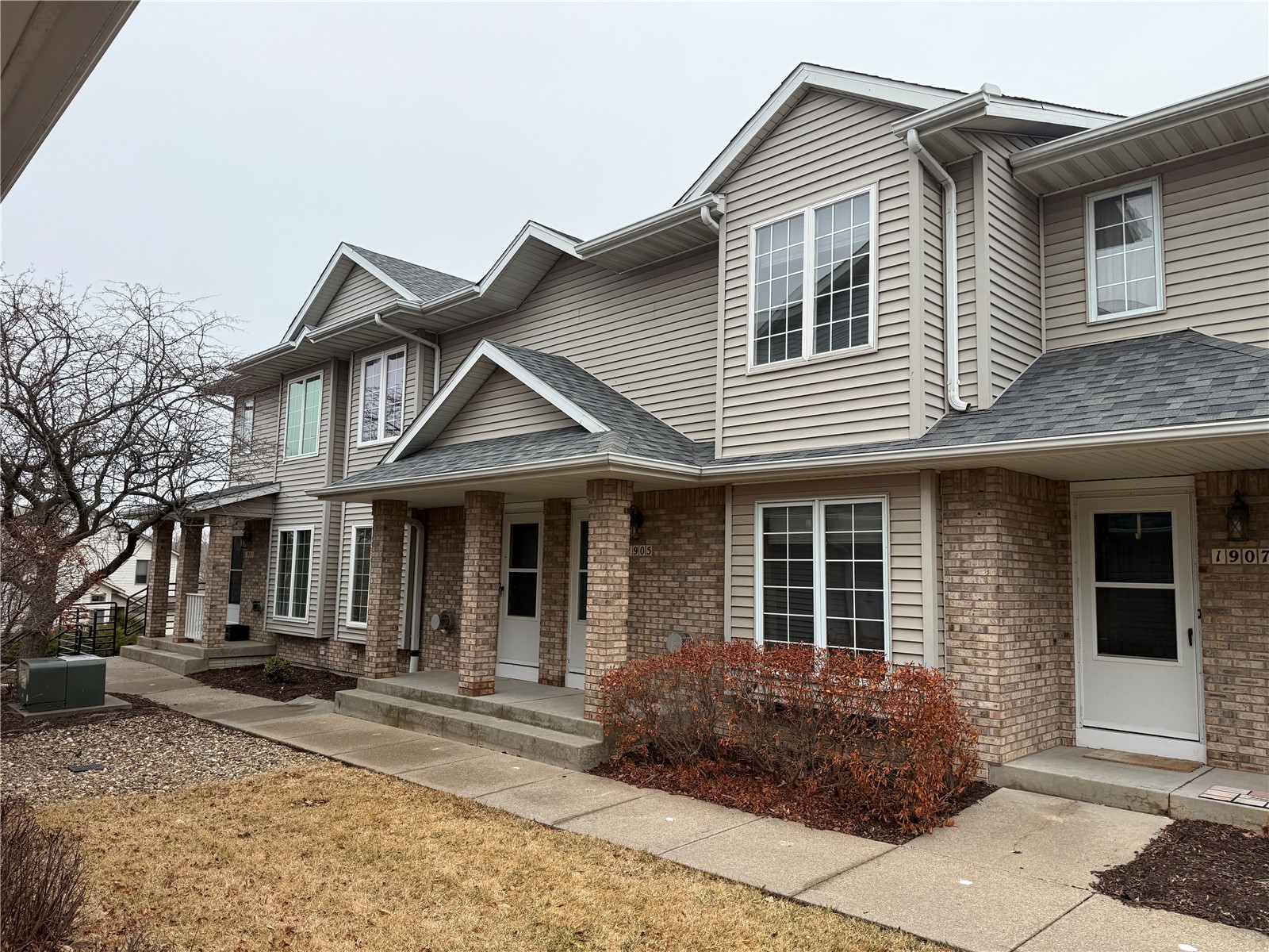 1905 Earl Road Iowa City IA 52246