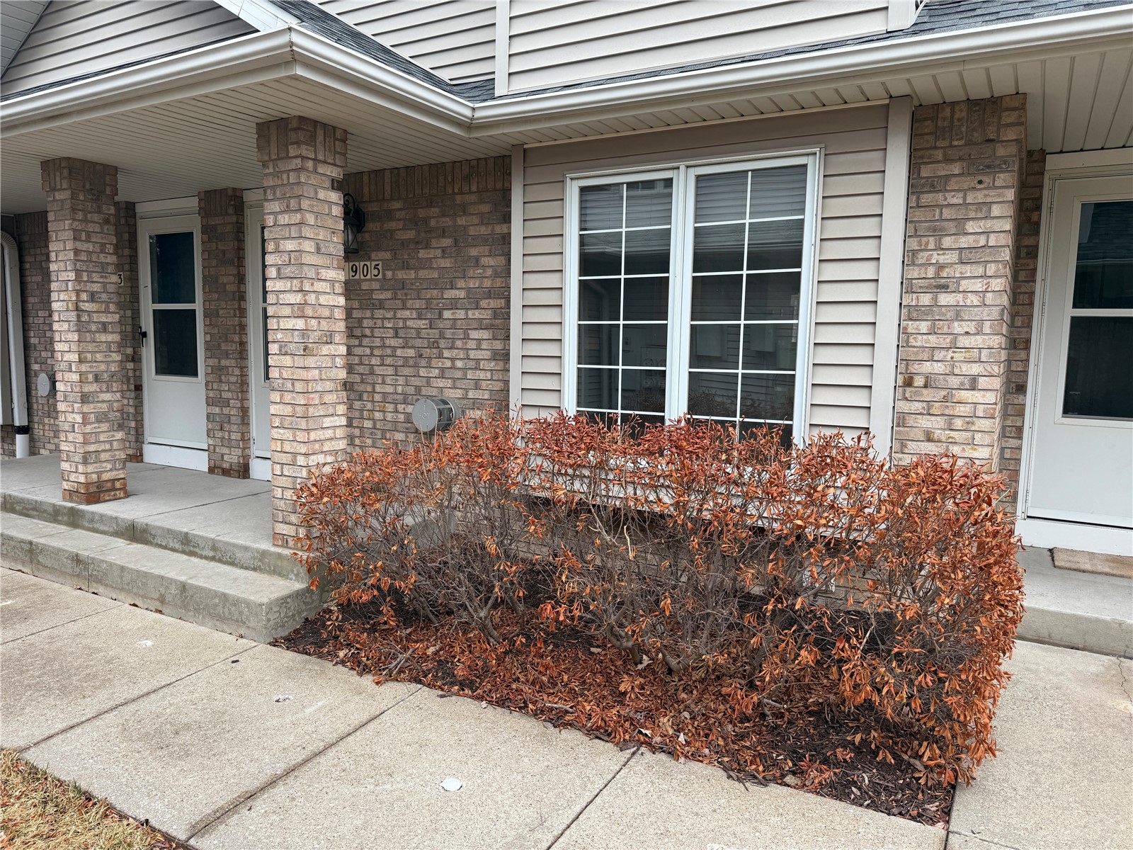 1905 Earl Road Iowa City IA 52246
