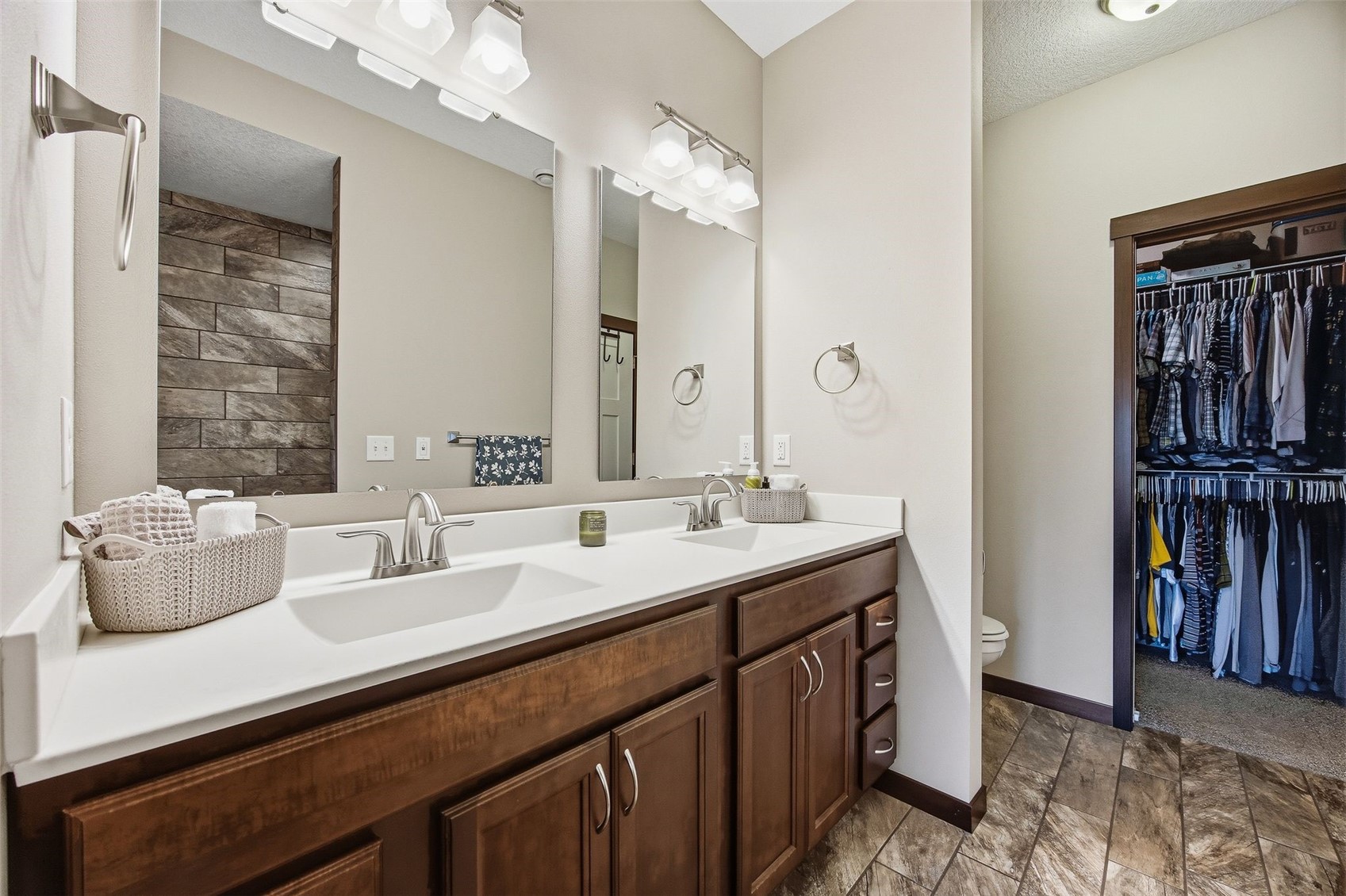513 Majestic Oak Solon IA 52333
