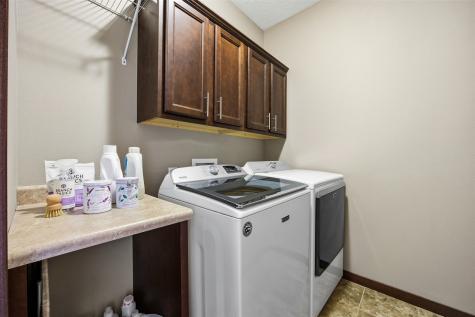 513 Majestic Oak Solon IA 52333