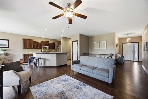 513 Majestic Oak Solon IA 52333