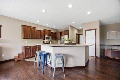 513 Majestic Oak Solon IA 52333