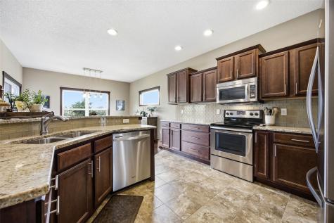 513 Majestic Oak Solon IA 52333
