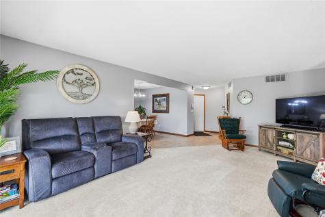4320 Westchester Drive NE Cedar Rapids IA 52402