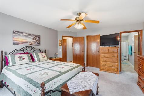 4320 Westchester Drive NE Cedar Rapids IA 52402