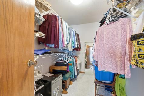 4320 Westchester Drive NE Cedar Rapids IA 52402