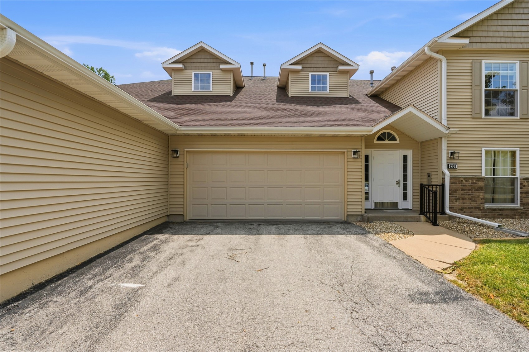 4320 Westchester Drive NE Cedar Rapids IA 52402