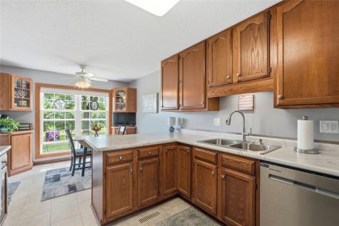 4320 Westchester Drive NE Cedar Rapids IA 52402