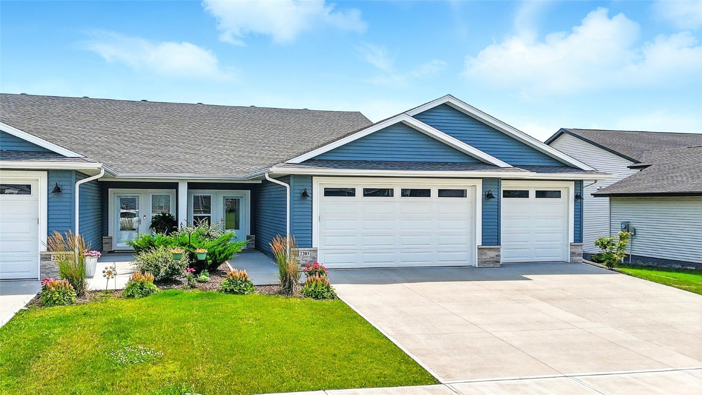 2203 Oak Terrace Avenue North Liberty IA 52317