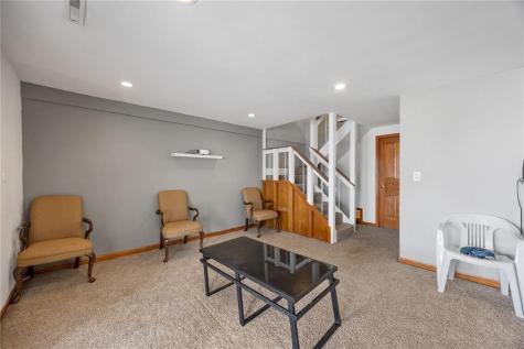 51 29th Ave Drive SW Cedar Rapids IA 52404