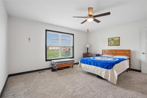 850 Rogers Street Robins IA 52328