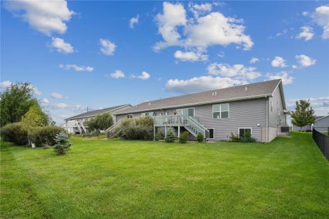 850 Rogers Street Robins IA 52328