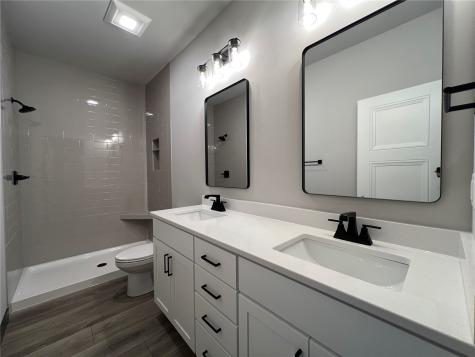 1296 Berkshire Lane North Liberty IA 52317