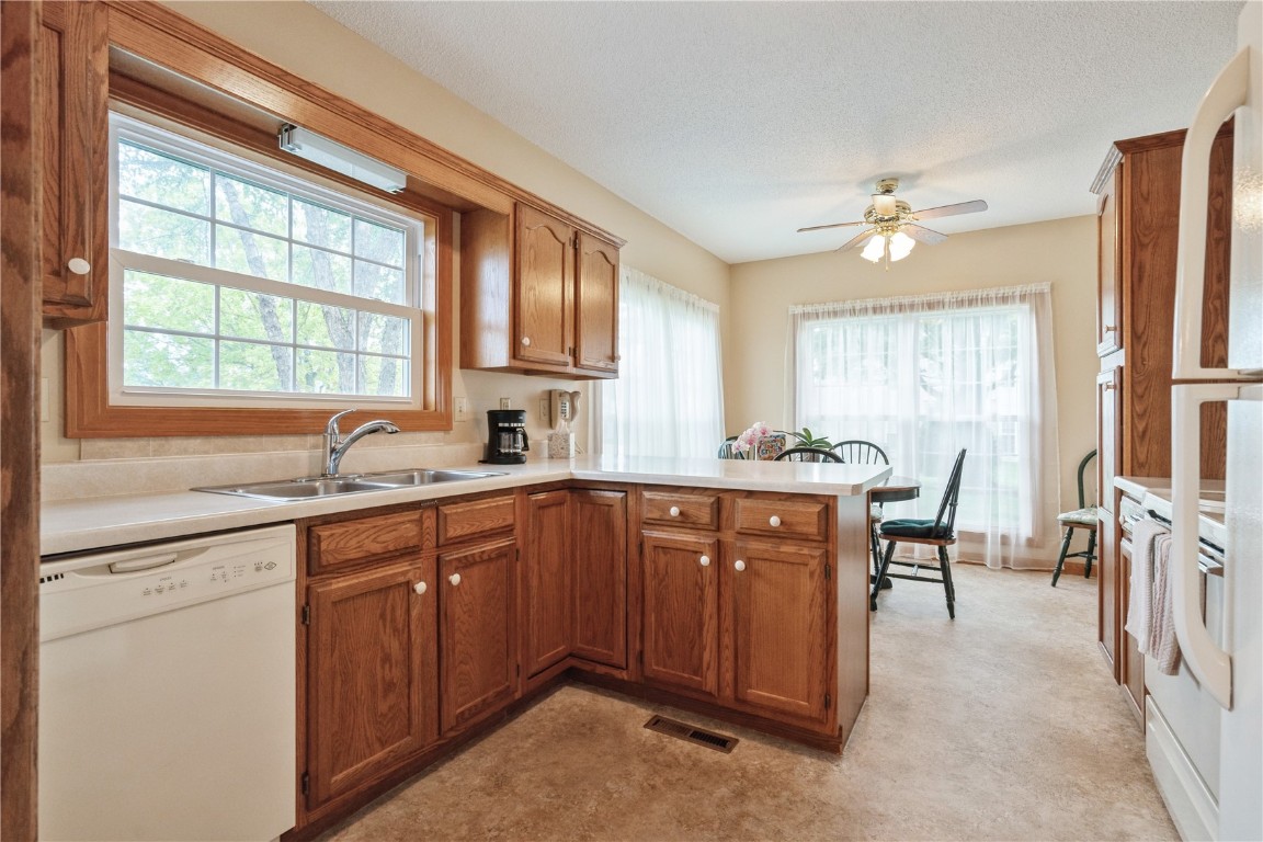 4555 Westchester Drive NE Cedar Rapids IA 52402