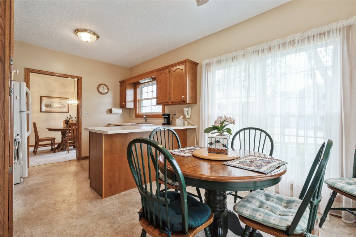 4555 Westchester Drive NE Cedar Rapids IA 52402