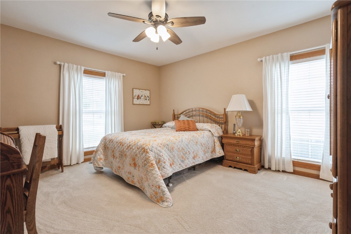 4555 Westchester Drive NE Cedar Rapids IA 52402