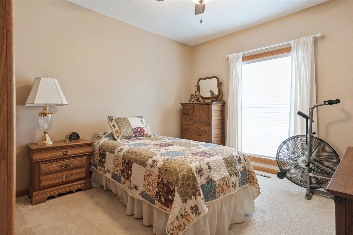 4555 Westchester Drive NE Cedar Rapids IA 52402