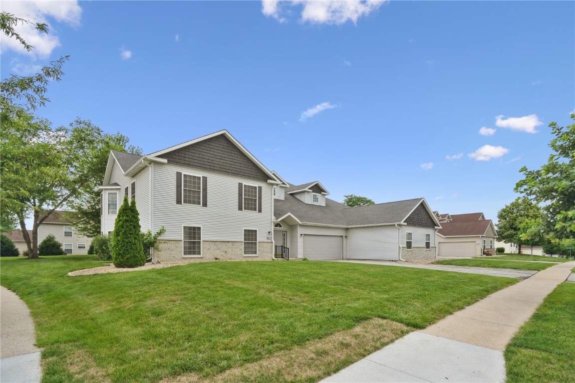 4555 Westchester Drive NE Cedar Rapids IA 52402