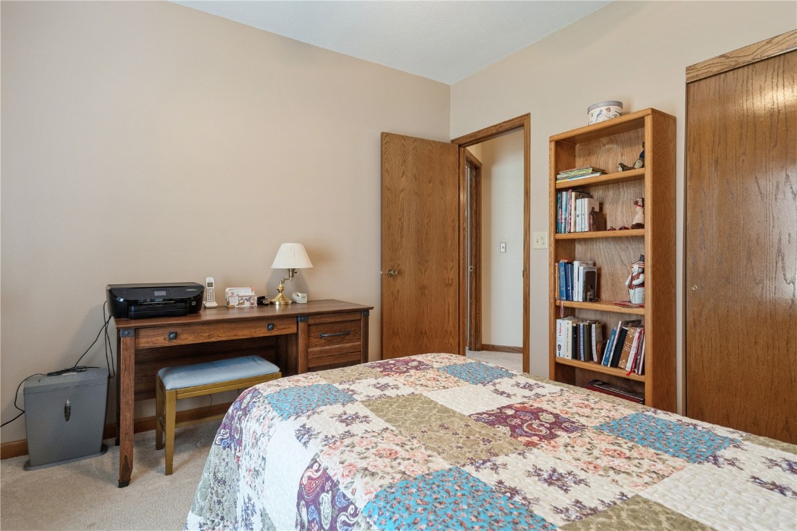 4555 Westchester Drive NE Cedar Rapids IA 52402
