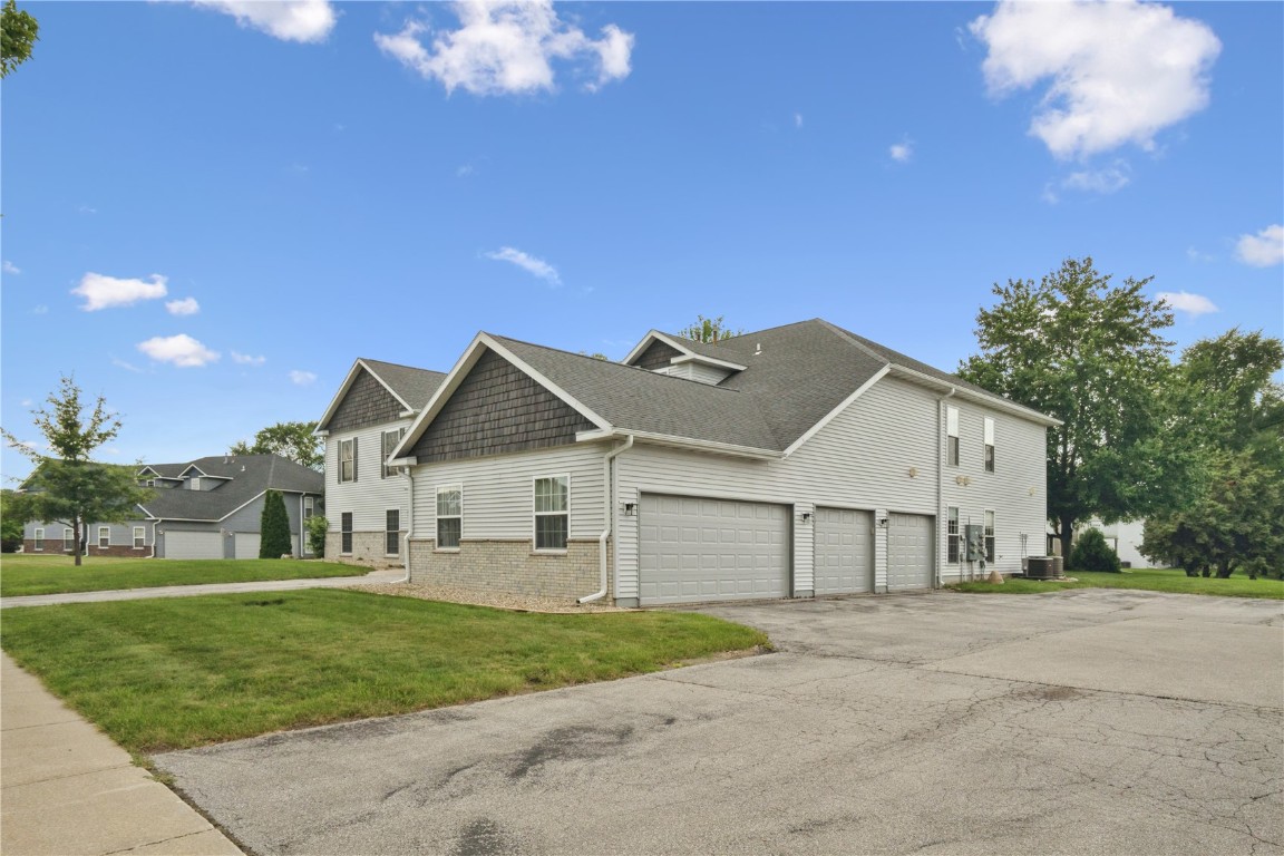 4555 Westchester Drive NE Cedar Rapids IA 52402