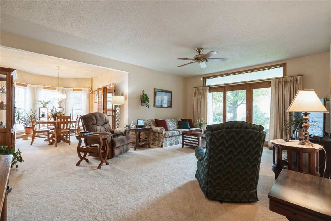 4555 Westchester Drive NE Cedar Rapids IA 52402
