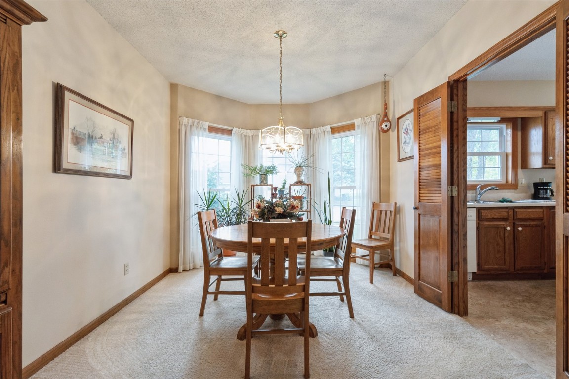 4555 Westchester Drive NE Cedar Rapids IA 52402