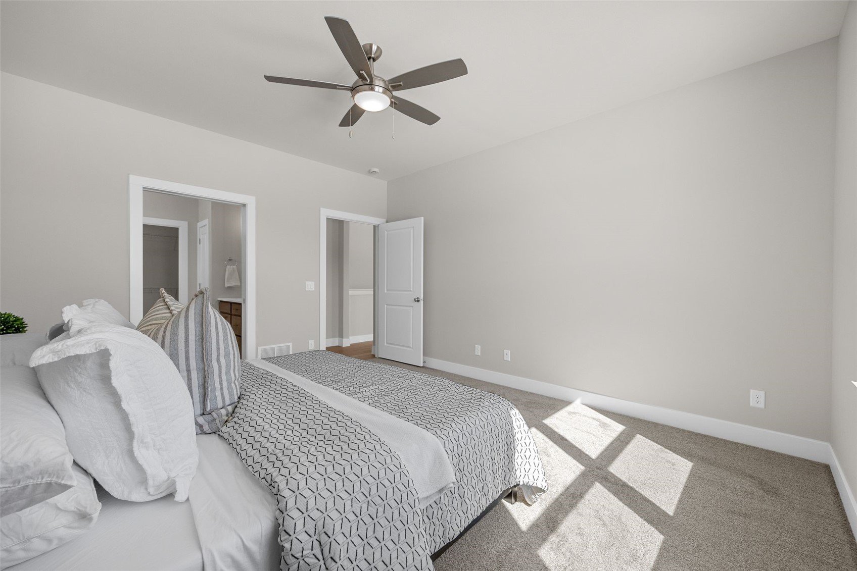 5658 Meadow Grass Circle SE Cedar Rapids IA 52403